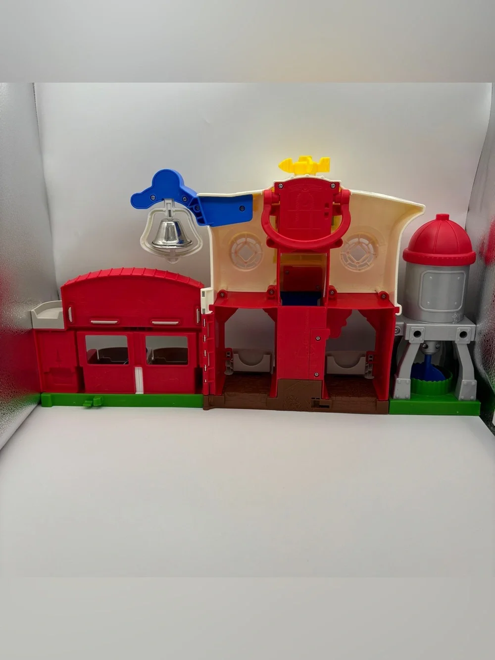Fisher Price Little People Caring for Animals Farm Playset 5 Figures USED/WORKS